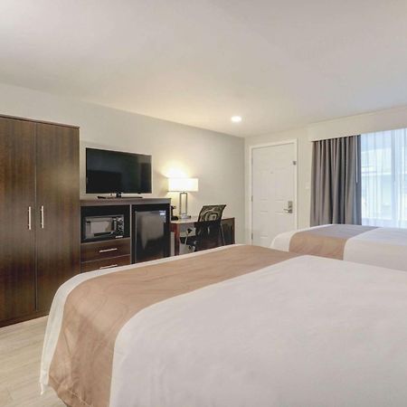 Quality Inn & Suites Линкълн Екстериор снимка