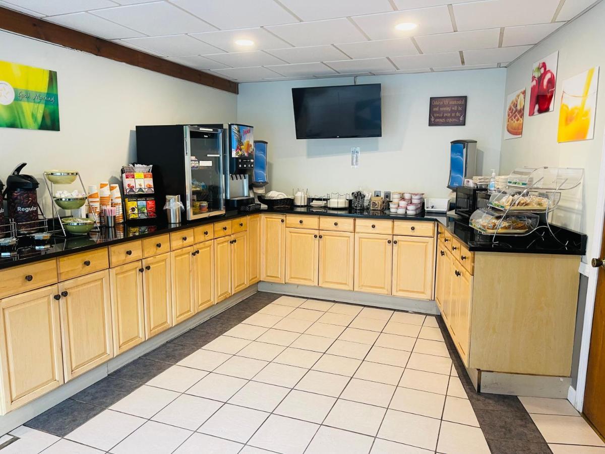 Quality Inn & Suites Линкълн Екстериор снимка
